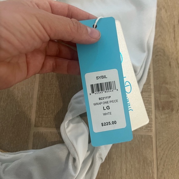 NWT BEACH BUNNY Sybil wrap one piece swimsuit in white size large - Picture 4 of 9